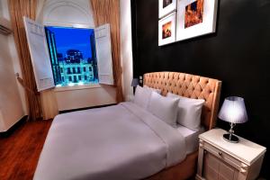 the square boutique hotel