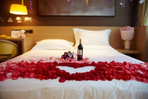 iu hotel chongqing jiefangbei center branch