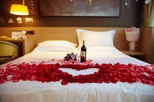 iu hotel chongqing jiefangbei center branch