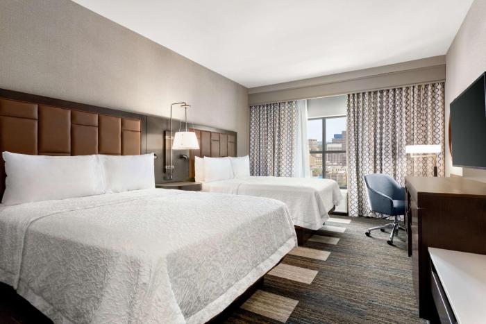 hampton inn and suites kansas city downtown crossroads