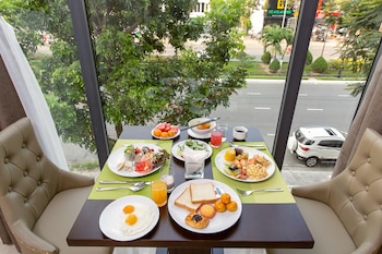 roliva hotel and apartment danang