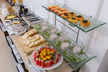 roliva hotel and apartment danang