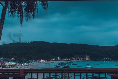 d rock garden resort