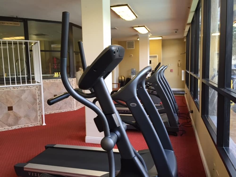 jockey resort suites center strip