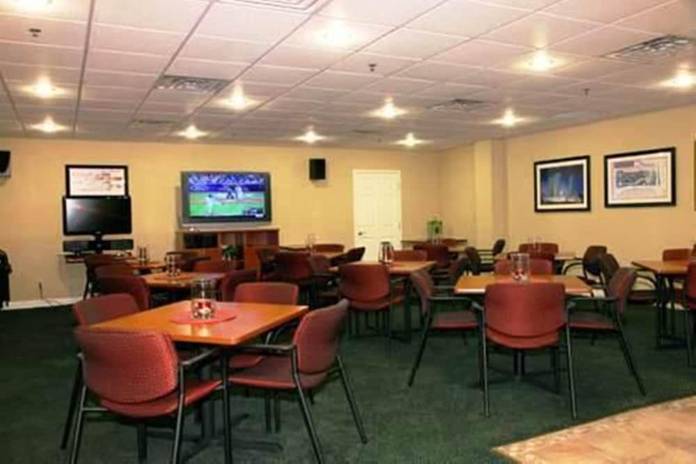 jockey resort suites center strip