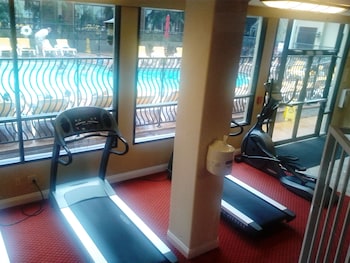 jockey resort suites center strip