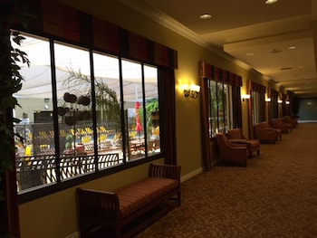 jockey resort suites center strip