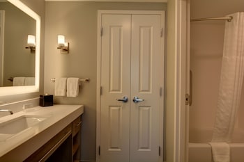 homewood suites by hilton hadley amherst