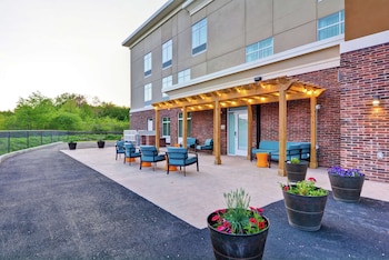 homewood suites by hilton hadley amherst