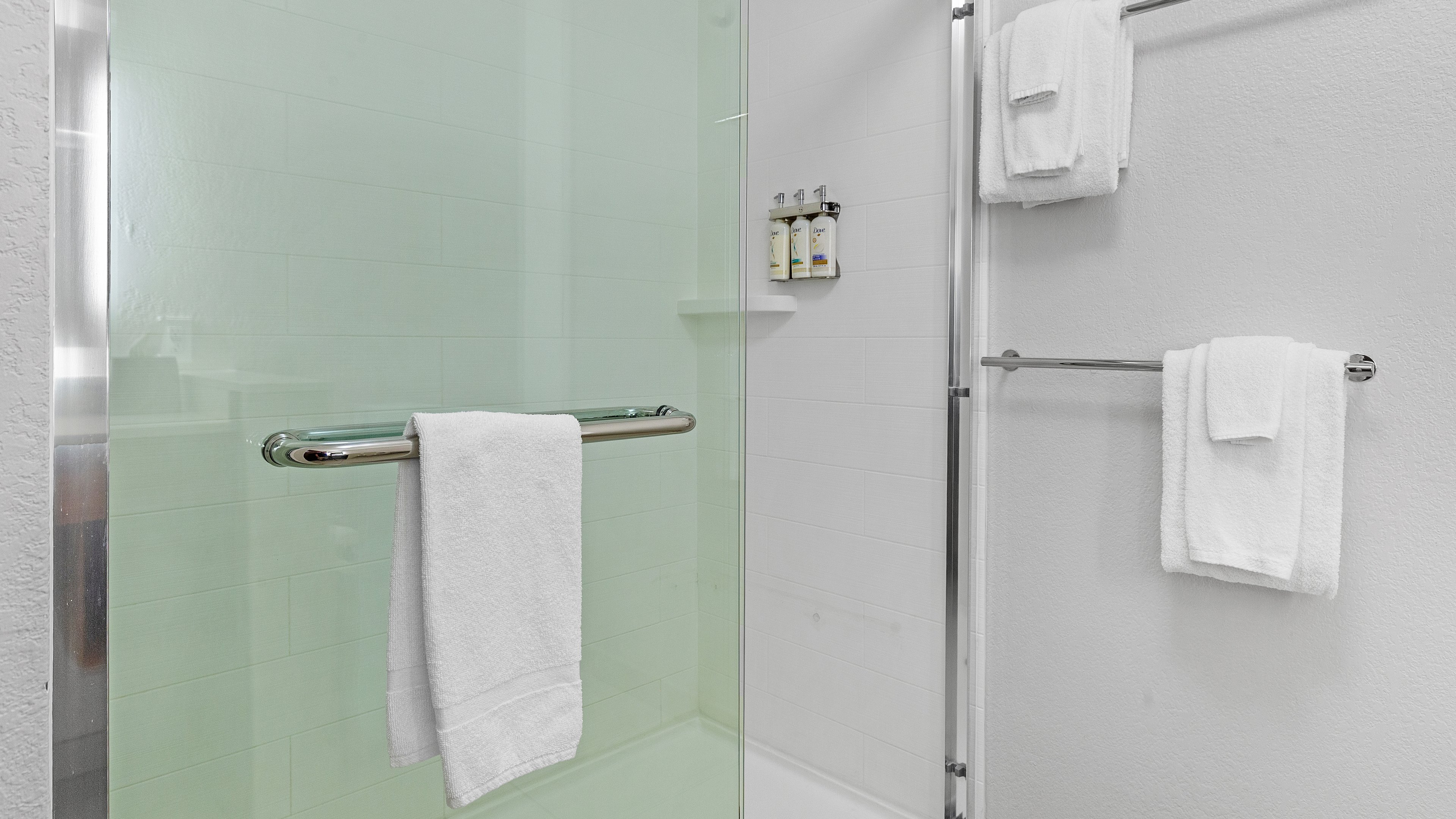 holiday inn express and suites mobile university are