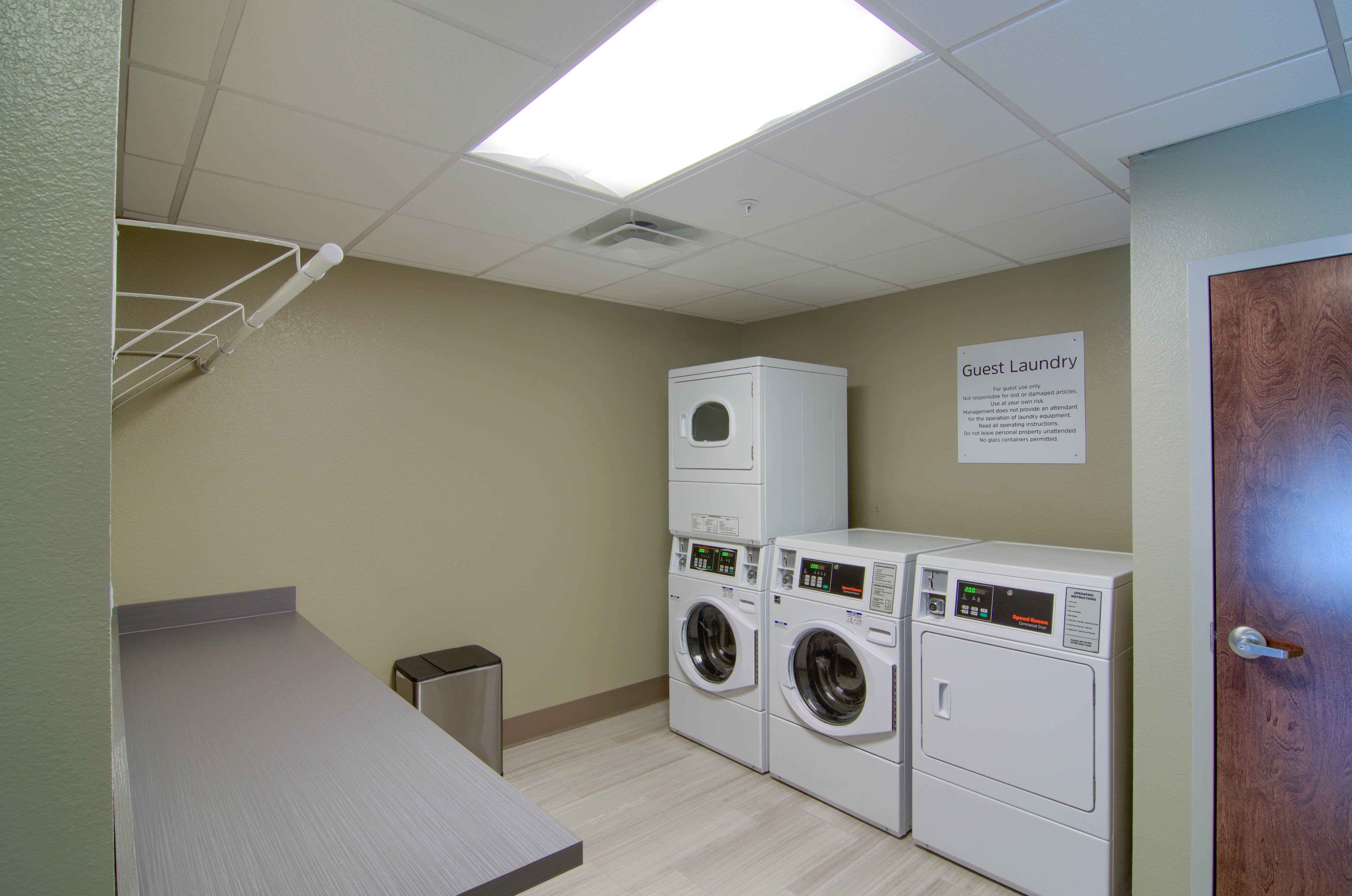 holiday inn express and suites mobile university are