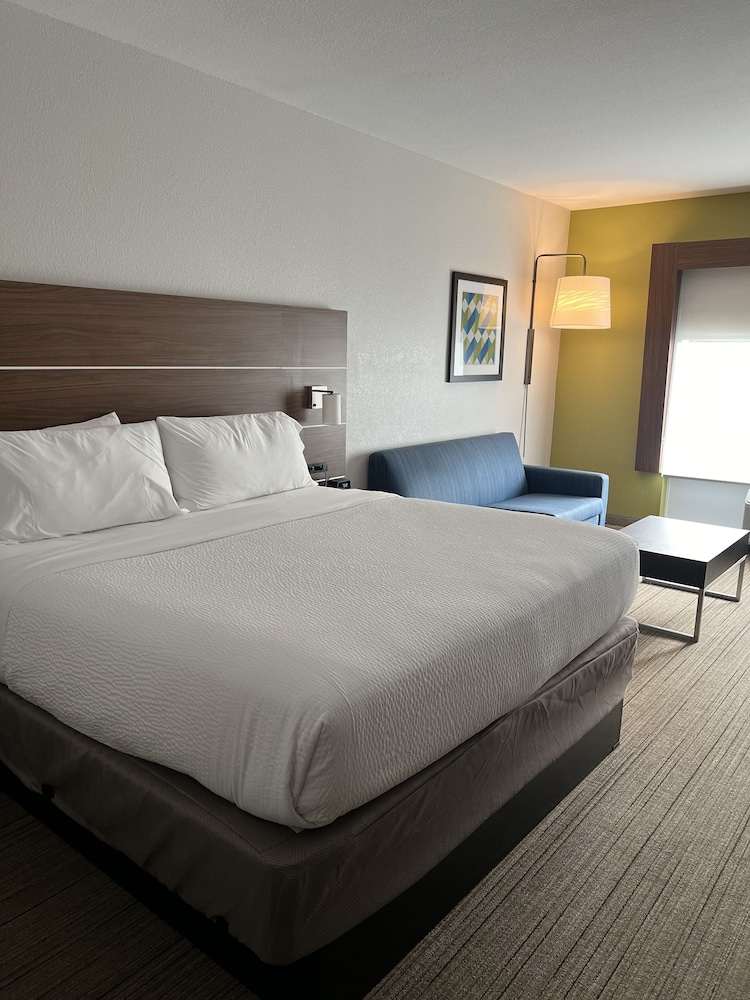 holiday inn express and suites mobile university are