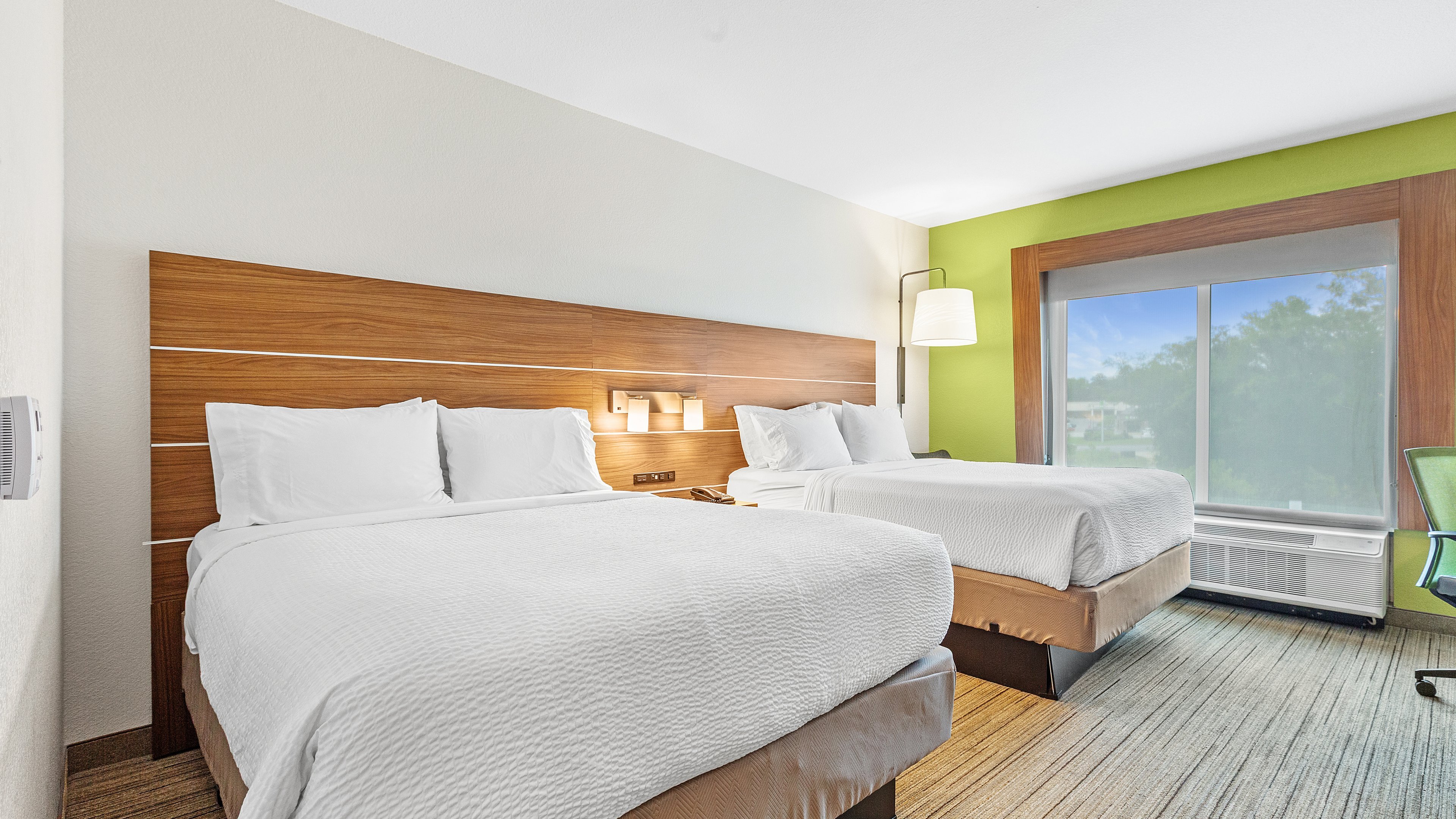 holiday inn express and suites mobile university are