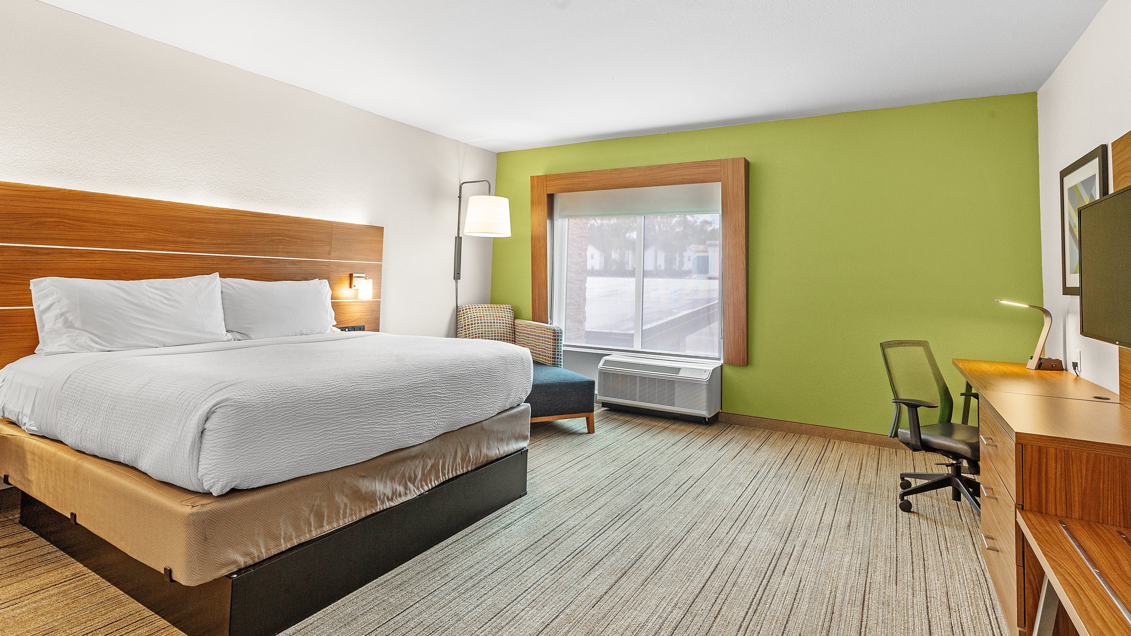holiday inn express and suites mobile university are