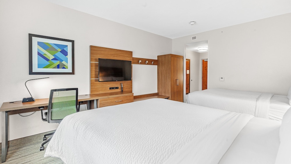 holiday inn express and suites mobile university are