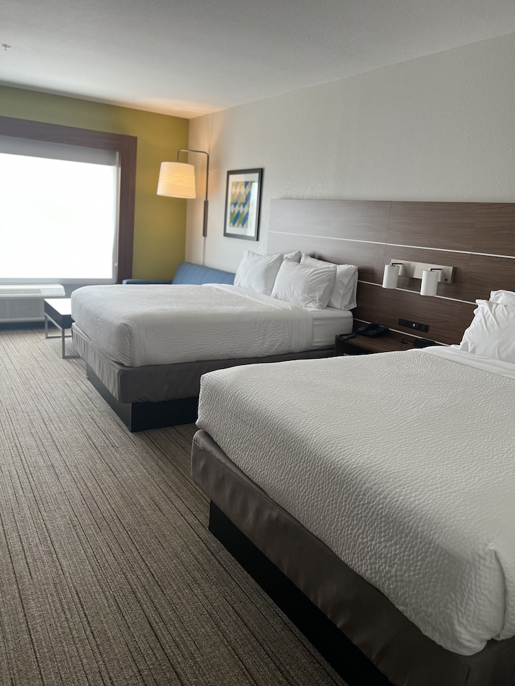 holiday inn express and suites mobile university are