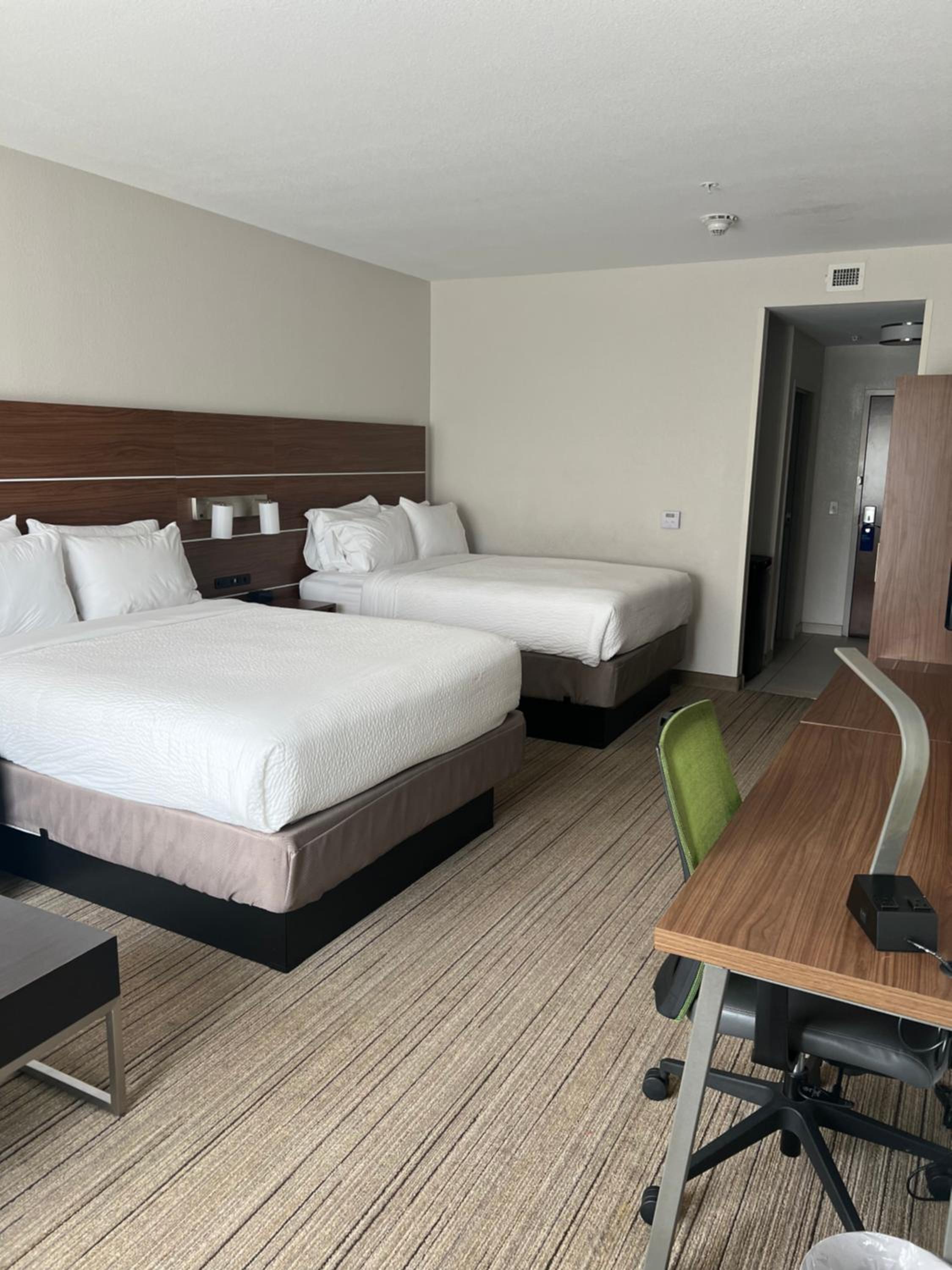 holiday inn express and suites mobile university are