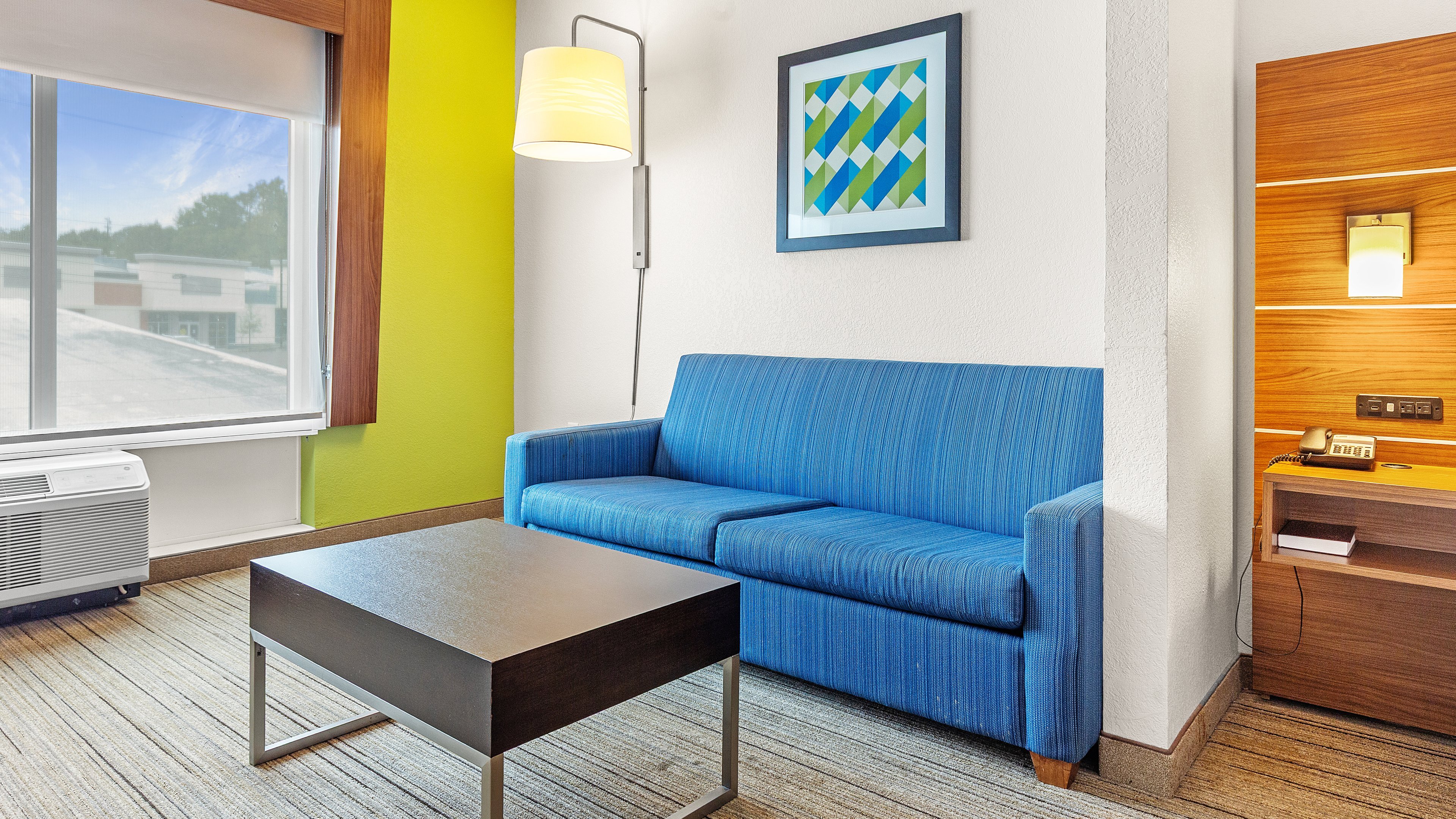 holiday inn express and suites mobile university are