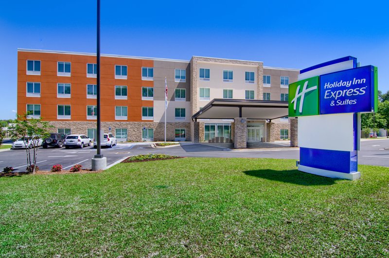 holiday inn express and suites mobile university are