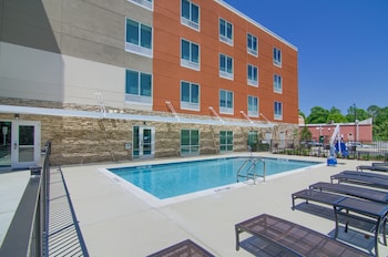 Holiday Inn Express & Suites Mobile-University Are,Mobile>>Alabama,2.5 star