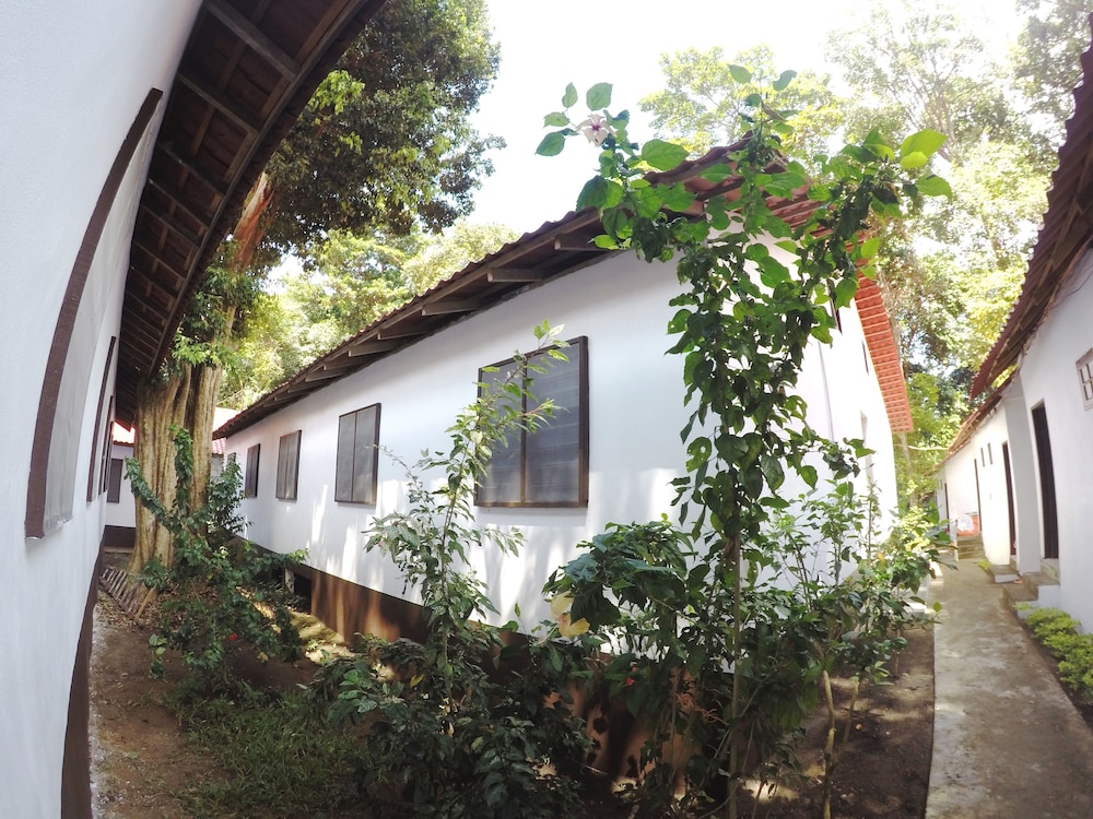 perhentian tivoli inn