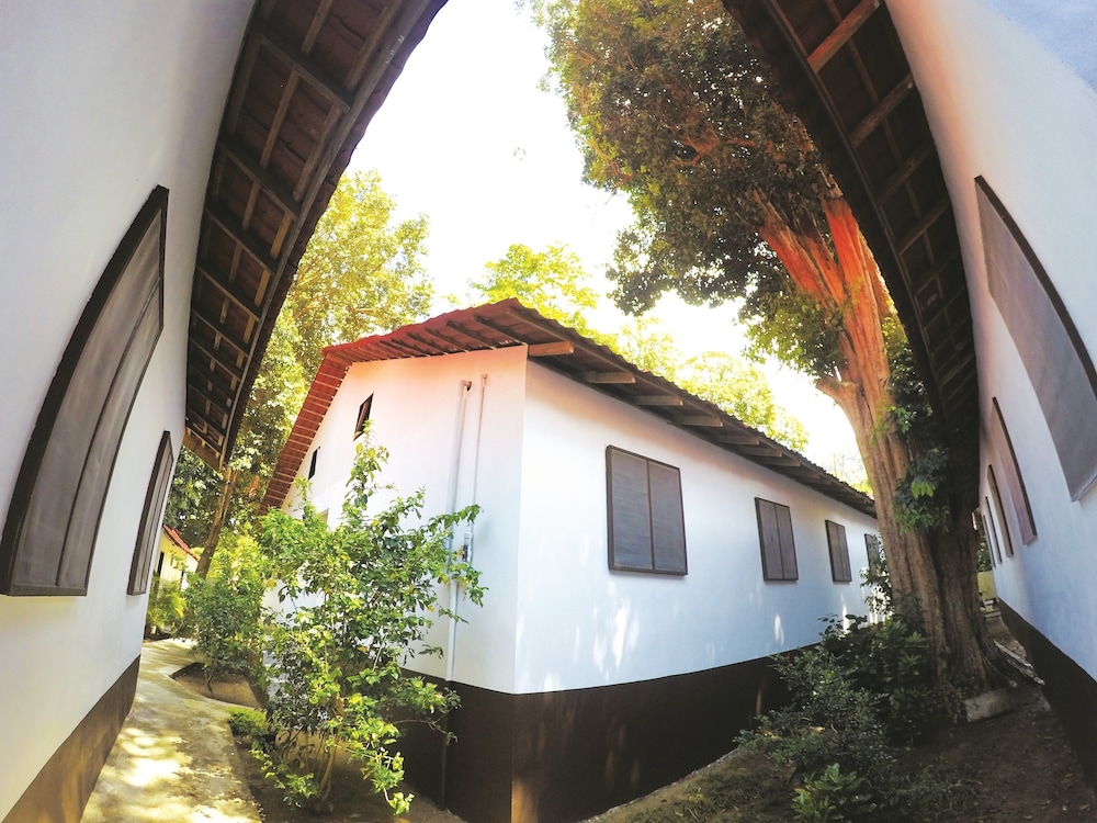 perhentian tivoli inn