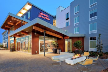 hampton inn and suites san diego airport liberty station