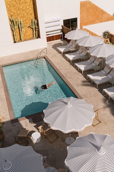 silver lake pool and inn