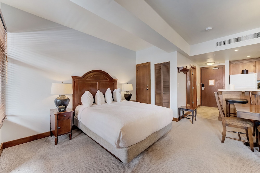 sundial lodge by all seasons resort lodging