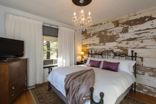 bed and barrel at stonehouse cellars