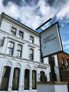 frederick street townhouse