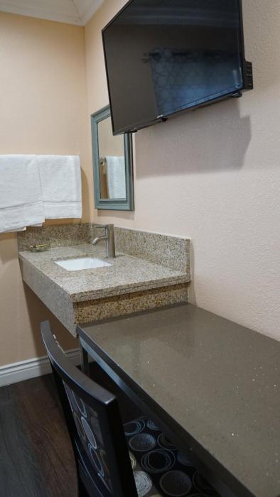 holly crest hotel los angeles lax airport