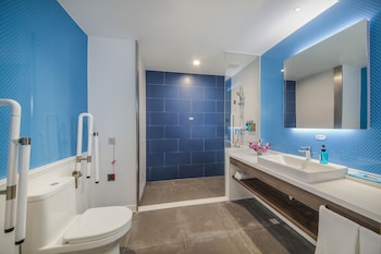 holiday inn express shanghai xuhui binjiang