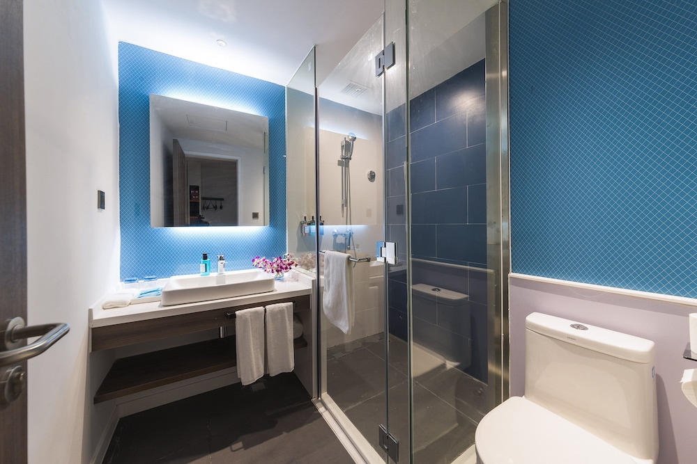 holiday inn express shanghai xuhui binjiang