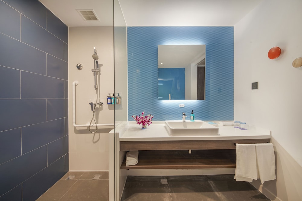 holiday inn express shanghai xuhui binjiang
