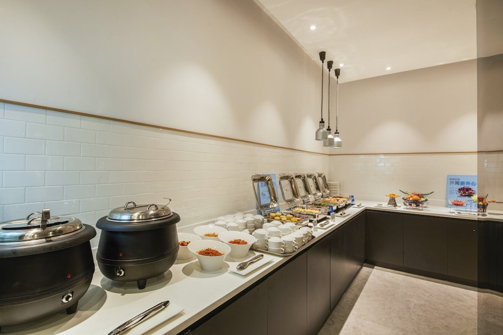 holiday inn express shanghai xuhui binjiang