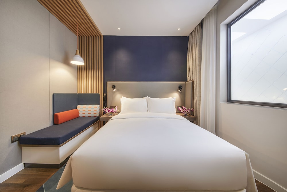 holiday inn express shanghai xuhui binjiang