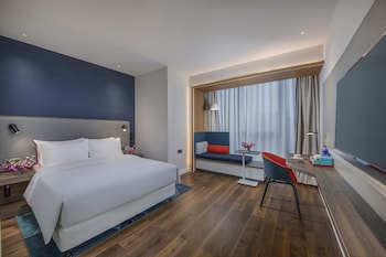 holiday inn express shanghai xuhui binjiang