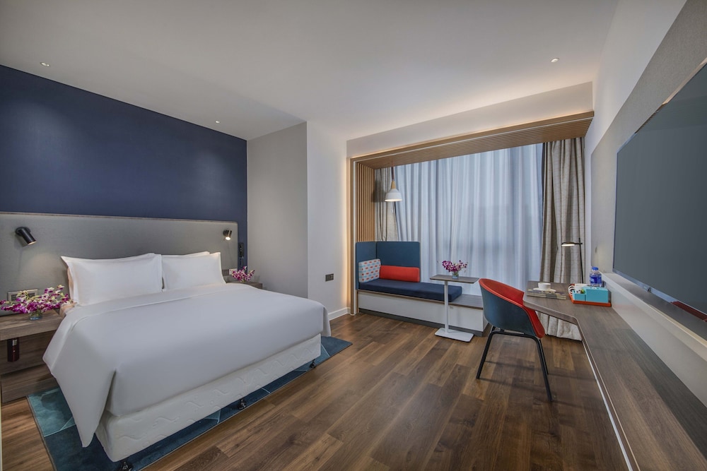 holiday inn express shanghai xuhui binjiang