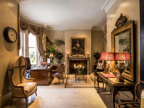 San Domenico House,29-31 Draycott Place,5 star