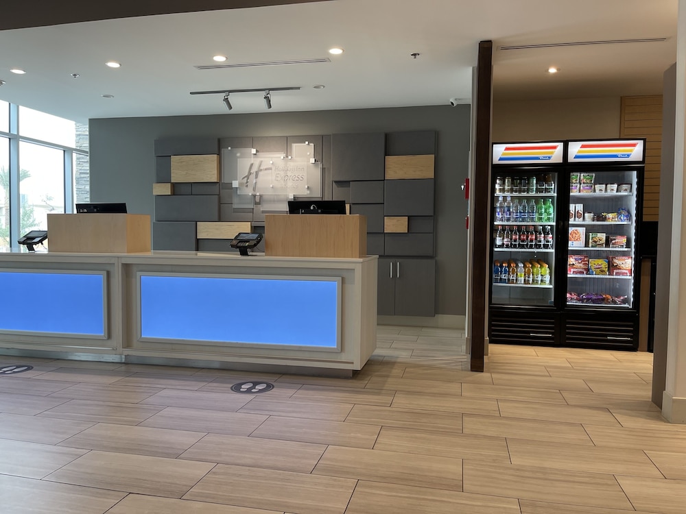 holiday inn express and suites phoenix airport no