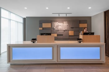 holiday inn express and suites phoenix airport no