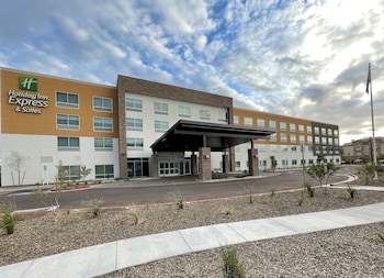 holiday inn express and suites phoenix airport no