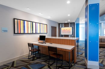 holiday inn express and suites phoenix airport no