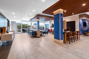 holiday inn express and suites phoenix airport no