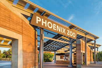holiday inn express and suites phoenix airport no
