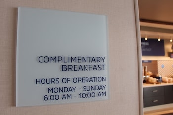 holiday inn express and suites phoenix airport no