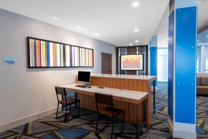 holiday inn express and suites phoenix airport no