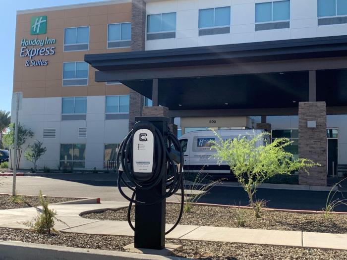 holiday inn express and suites phoenix airport no