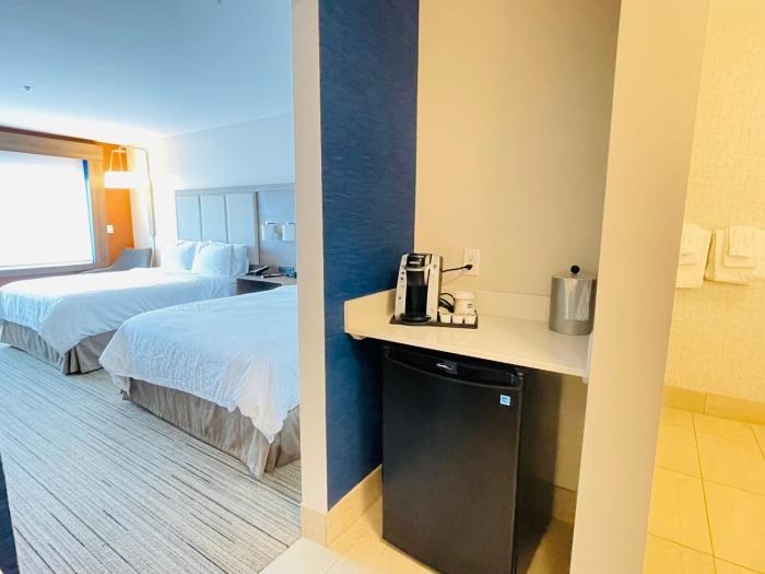 holiday inn express and suites phoenix airport no